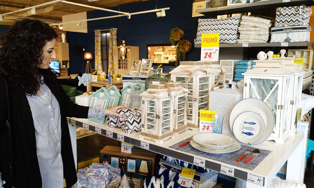 Cómo conseguir toques marineros en la decoración de tu casa. Instagrammer durante la vista a tienda Conforama motivos marineros