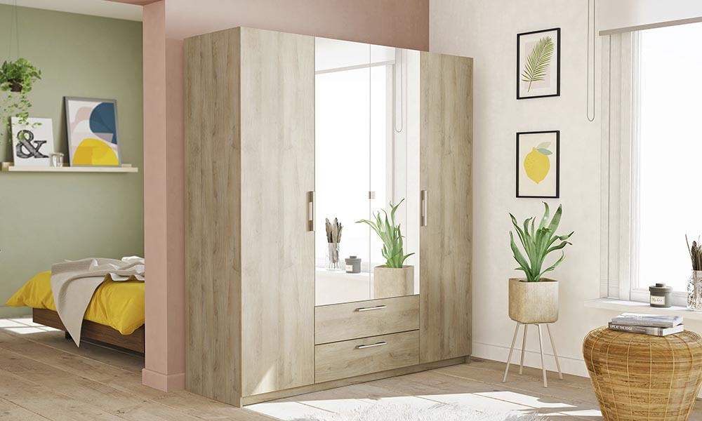 armario de cuatro puertas para decorar dormitorios de matrimonio modernos Cómo decorar habitaciones de matrimonio modernas
