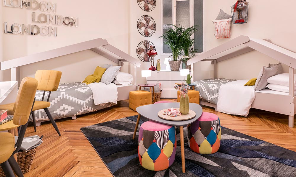 ¡Cualquier rincón es válido para los juegos! Y más si adaptas su habitación a todo lo que necesitan: juego, estudio y descanso juegos para hacer en casa con niños