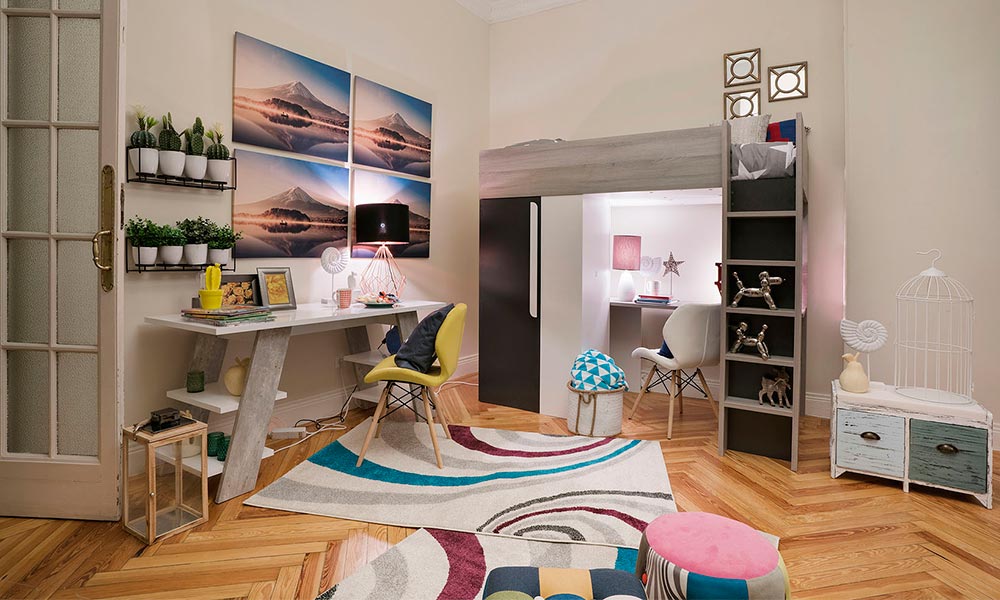 Los más pequeños, y los no tan pequeños, necesitan su propio espacio. Eso sí, espacio de almacenaje y rincones para exponer sus recuerdos no pueden faltar. juegos para hacer en casa con niños