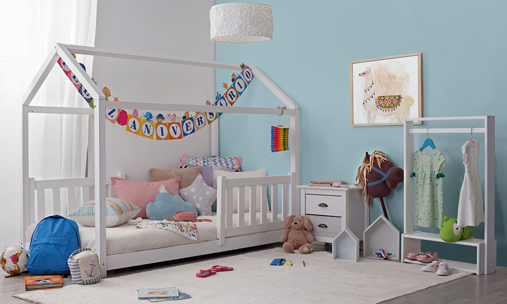 El método Montessori promueve que los niños y las niñas, desde edades muy tempranas, sean autónomos. El dormitorio EASY es ideal para seguir esta filosofía dormitorios juveniles para poco espacio