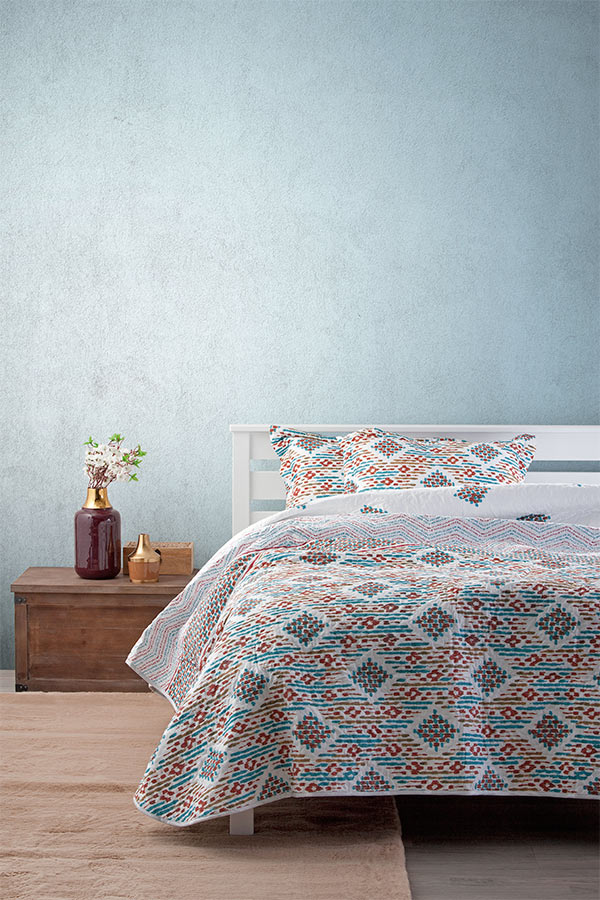 Saber cómo orientar la cama es la clave para un dormitorio en armonía cómo orientar la cama