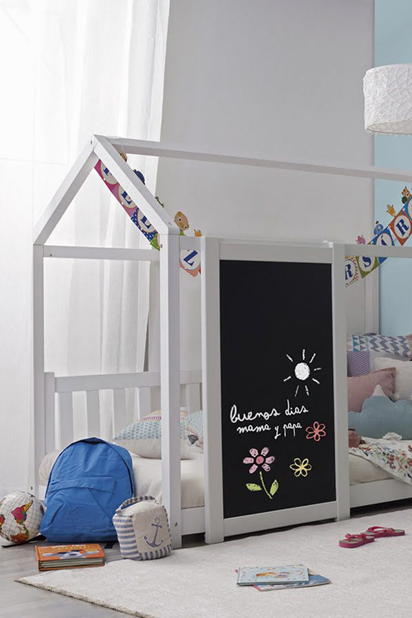 En las habitaciones Montessori también es importante que los pequeños tengan acceso a juguetes de todo tipo. habitaciones montessori