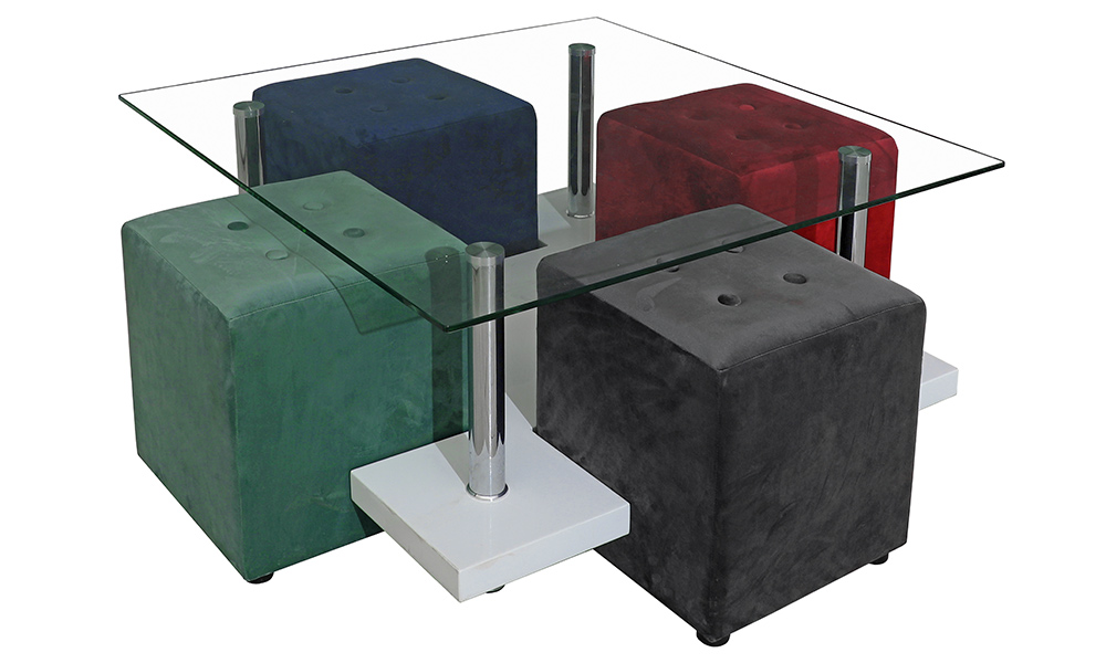 La mesa de centro LIZY es una mesa muy sencilla y útil, ya que incorpora 4 poufs que puedes guardar bajo la mesa cuando no los usas decoración loft