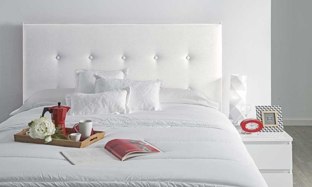 dormitorio rojo y blanco