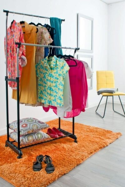 ¿Y por qué no usar un burro con ruedas, como DILL 2, para llevar la ropa ya lista, desde el cuarto de la plancha hasta cada habitación? cuarto de la colada pequeño