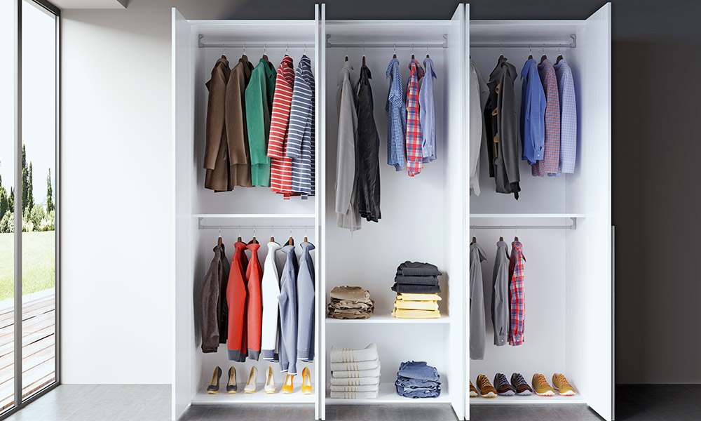 El armario CLAUDIA, con 5 o 6 puertas batientes, es ideal para habitaciones de grandes dimensiones, pues sus 5 barras y 3 estanterías permiten guardar una gran cantidad de prendas en su interior ideas dormitorio