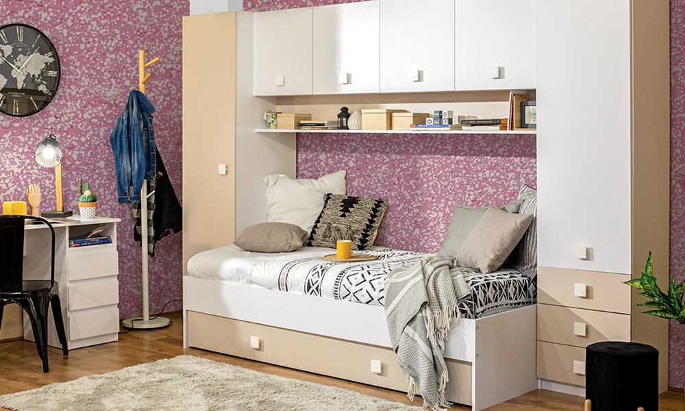 El dormitorio juvenil, como el compacto LUPY o el puente MANHATTAN debe ser el espacio donde el adolescente encuentre un refugio, un lugar donde desarrollarse y, a la vez, descansar y divertirse. ideas dormitorio