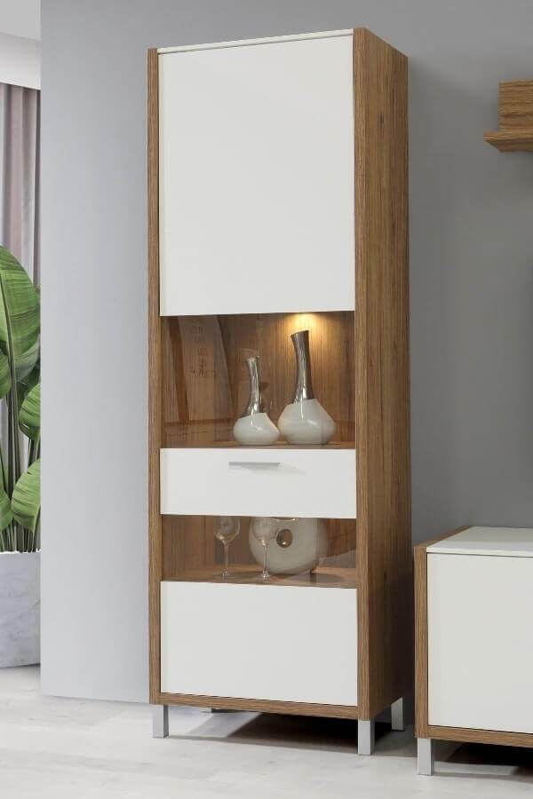 mueble blanco y madera oscura 